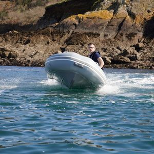 Außenborder-Schlauchboot 1