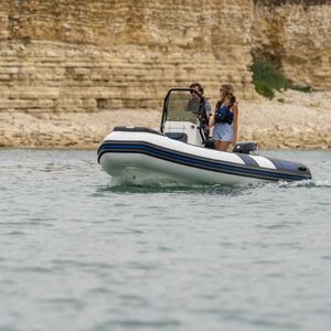Außenborder-Schlauchboot