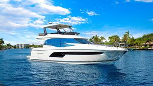 Motoryacht für Kreuzfahrten 1