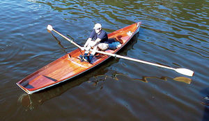 taditionelles Ruderboot / Skiff
