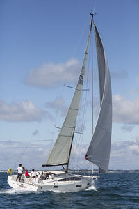 Segelboot für sportliches Fahrtensegeln