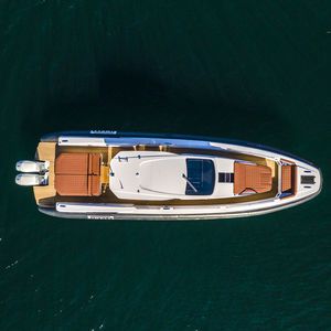 Diesel-Schlauchboot