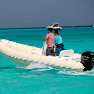 Außenborder-Schlauchboot