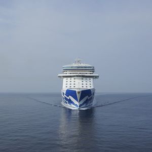 Kreuzfahrtschiff 1