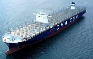 Containerschiff-Frachtschiff