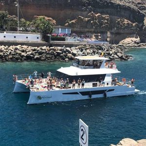 Katamaran-Motoryacht