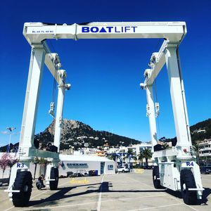 ferngesteuerter Travellift 1