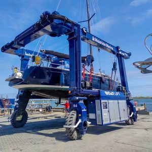 ferngesteuerter Travellift 1