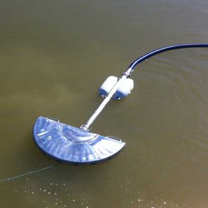 Ölskimmer mit Wehr