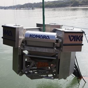 Ölskimmer mit Wehr