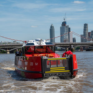 Feuerlöschboot-Berufsschiff