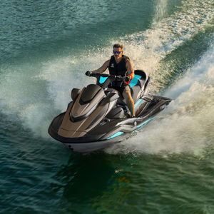 sitzender Jet-Ski