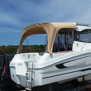 Cockpitverdeck für Motorboot