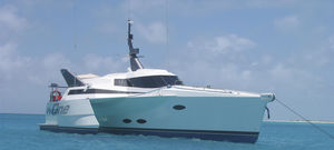 Motor-Trimarane Motoryacht