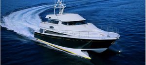 Katamaran-Motoryacht 1