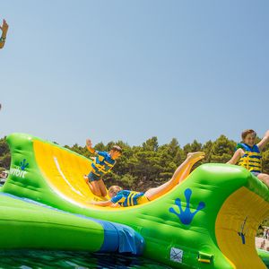 Rutschbahn-Wasserspielgerät