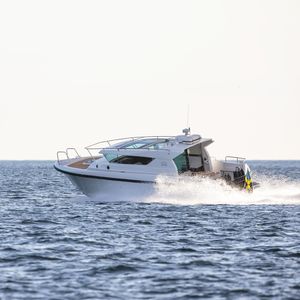 Express-Cruiser / Innenborder 1