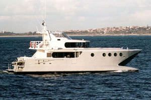 Katamaran-Motoryacht