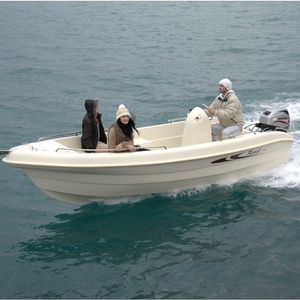 Außenborder-Konsolenboot 1
