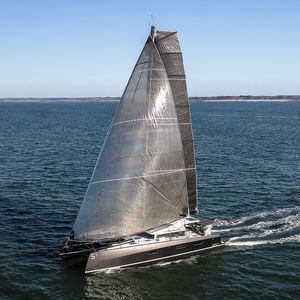 Katamaran-Segelyacht 1