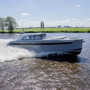 Motoryacht für Kreuzfahrten 1