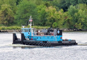 Schlepper-Berufsschiff 1