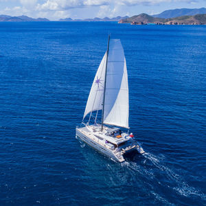 Segel-Yacht / Katamaran