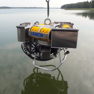 Ölskimmer mit Wehr