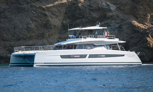 Motor-Katamarane Motoryacht