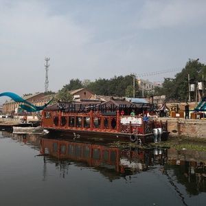 Katamaran-Hausboot