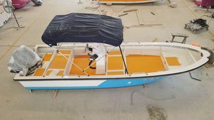Außenborder-Konsolenboot 1