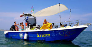 Außenborder-Konsolenboot 1