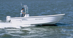 Außenborder-Konsolenboot 1