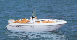 Außenborder-Konsolenboot 1