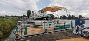 elektrisches Pontonboot