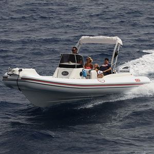 Außenborder-Schlauchboot 1