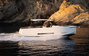 Express-Cruiser / Innenborder 1