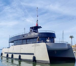 Tourismusboot Berufsschiff