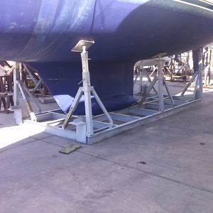 Bootsgestell für Segelboot