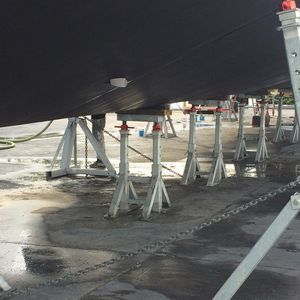 Stützfuß zum Aufdocken für Motorboot