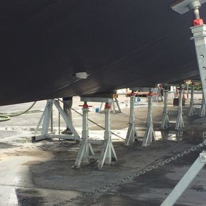 Stützfuß zum Aufdocken für Motorboot