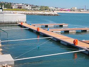 Befestigung für Schwimmstege