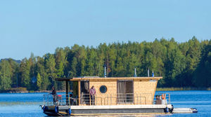 Katamaran-Hausboot / Außenbord / Ober-Sonnendeck / max. 4 Personen