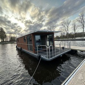 Außenborder-Hausboot