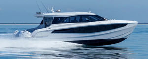 Express-Cruiser / Katamaran 1
