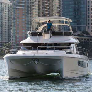 Express Cruiser / Katamaran