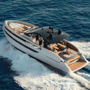 Motoryacht für Kreuzfahrten 1
