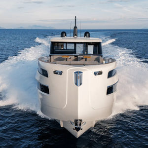 Motoryacht für Kreuzfahrten 1