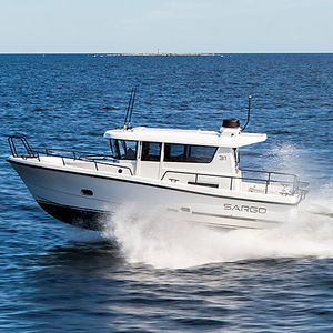 Express-Cruiser / Innenborder 1
