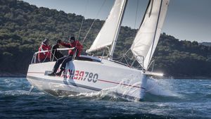 Segelboot für Fahrten- und Regattasegeln